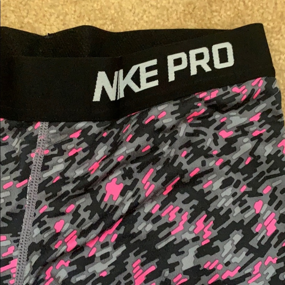 Nike Pro Capri - Picture 4 of 4